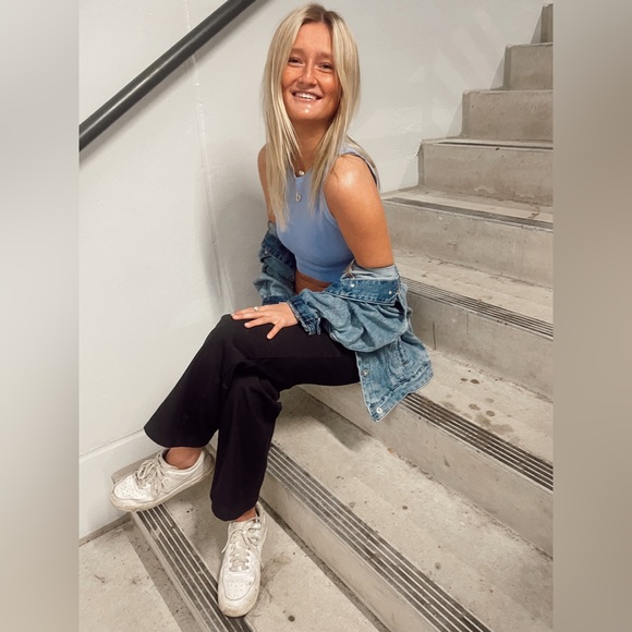 Meet your Posher, Amanda - Picture 1 of 1